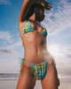 Imagen de la braguita de bikini Leyna en azul acuarela floral