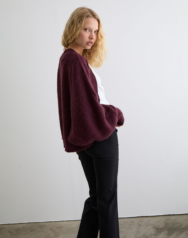 Imagen de Pasha Shrug Cardigan en cereza oscuro