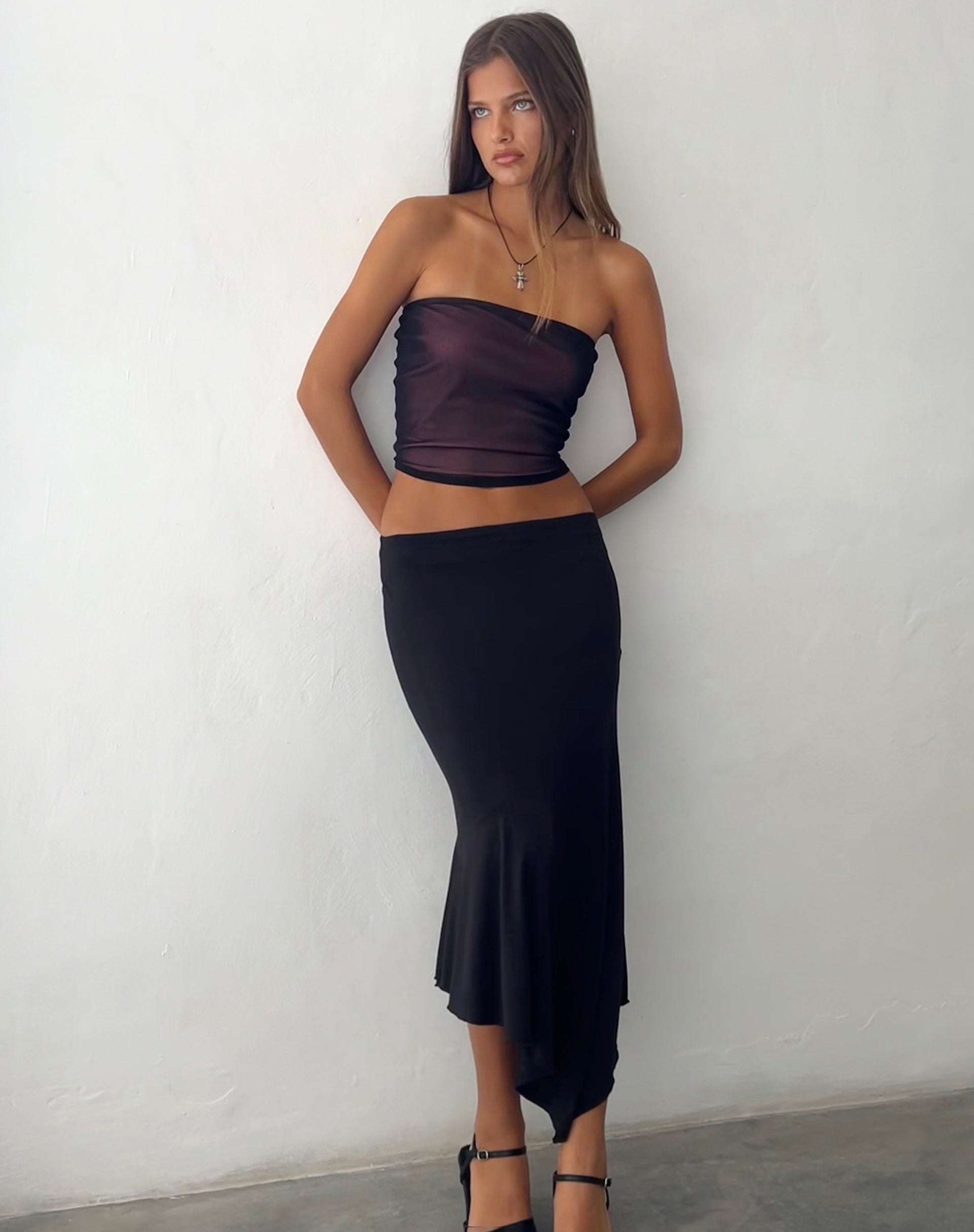 Imagen de Peggy Bandeau Top en negro con forro rosa