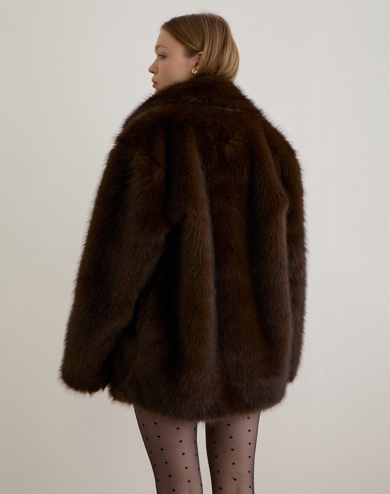 Imagen de la chaqueta Pepita de piel sintética marrón oscuro