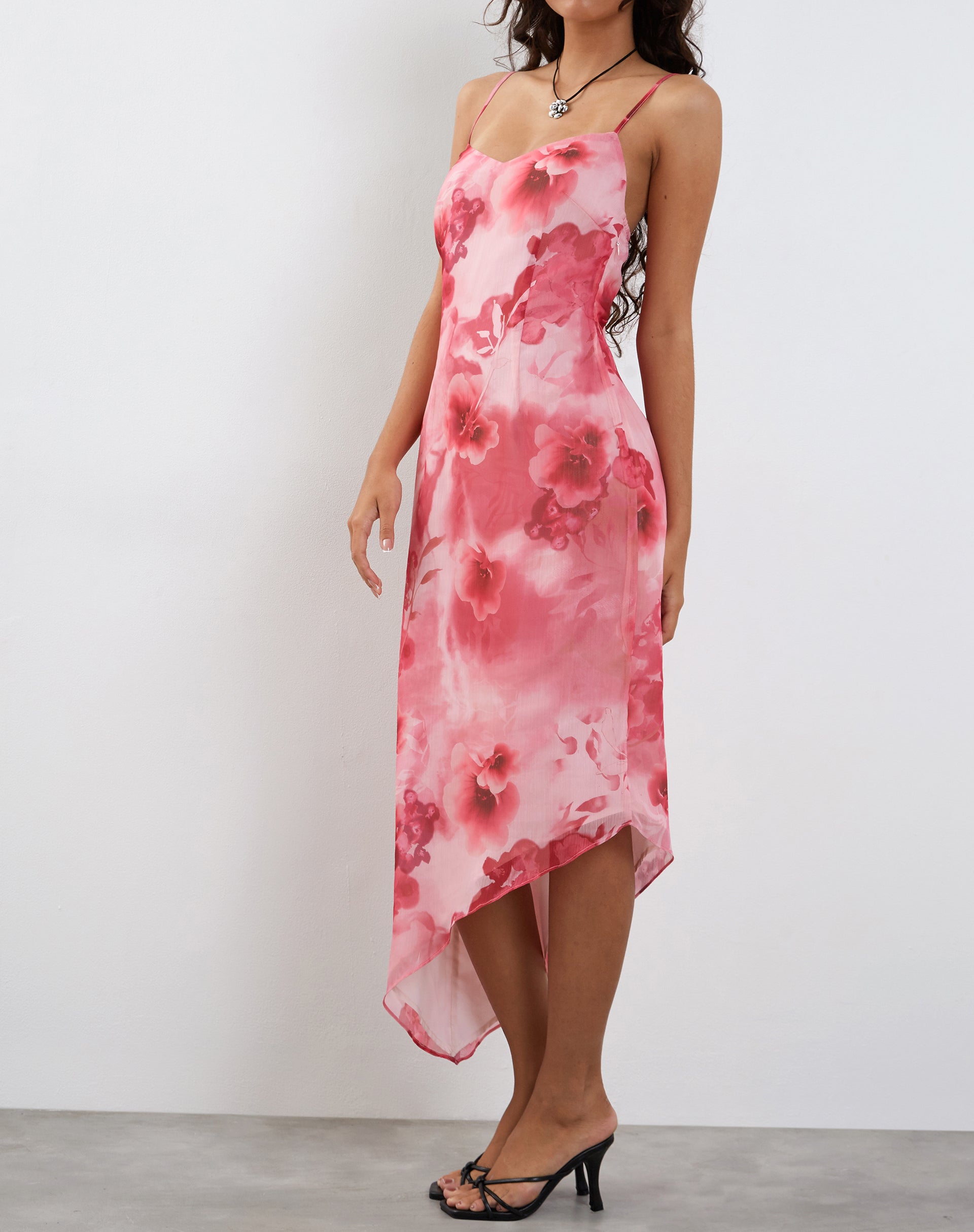 imagen de Preston Midi Dress in Watercolour Floral Pink