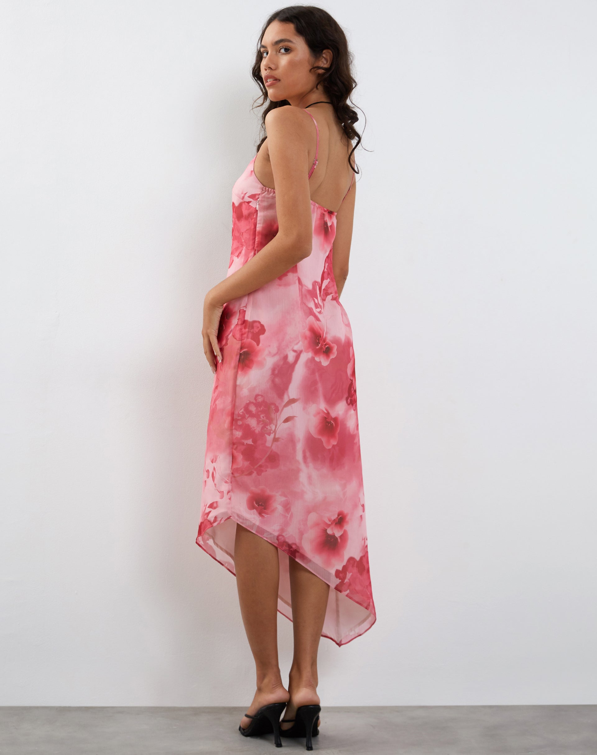 imagen de Preston Midi Dress in Watercolour Floral Pink