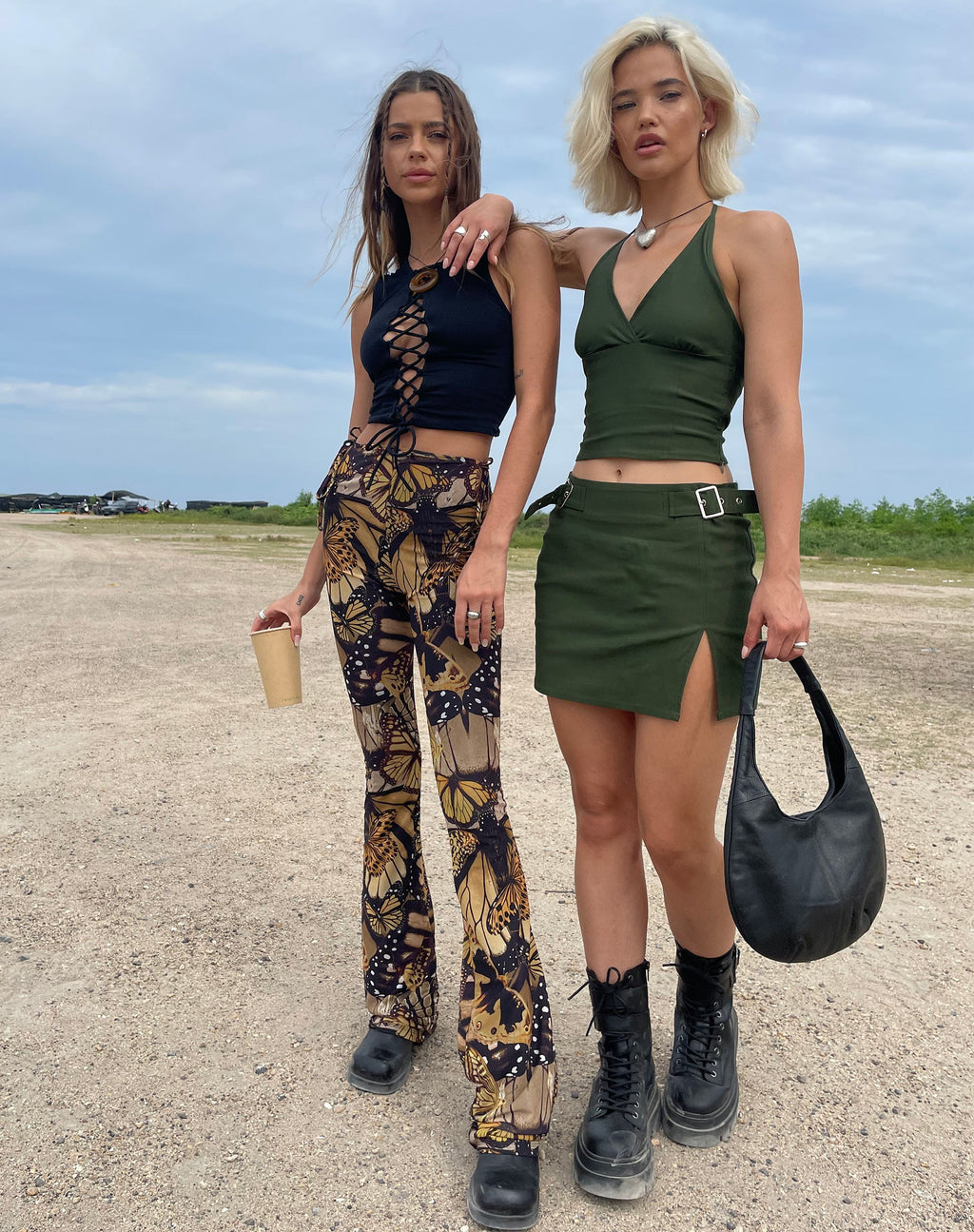 Mileri Pantalones acampanados en oro mariposa