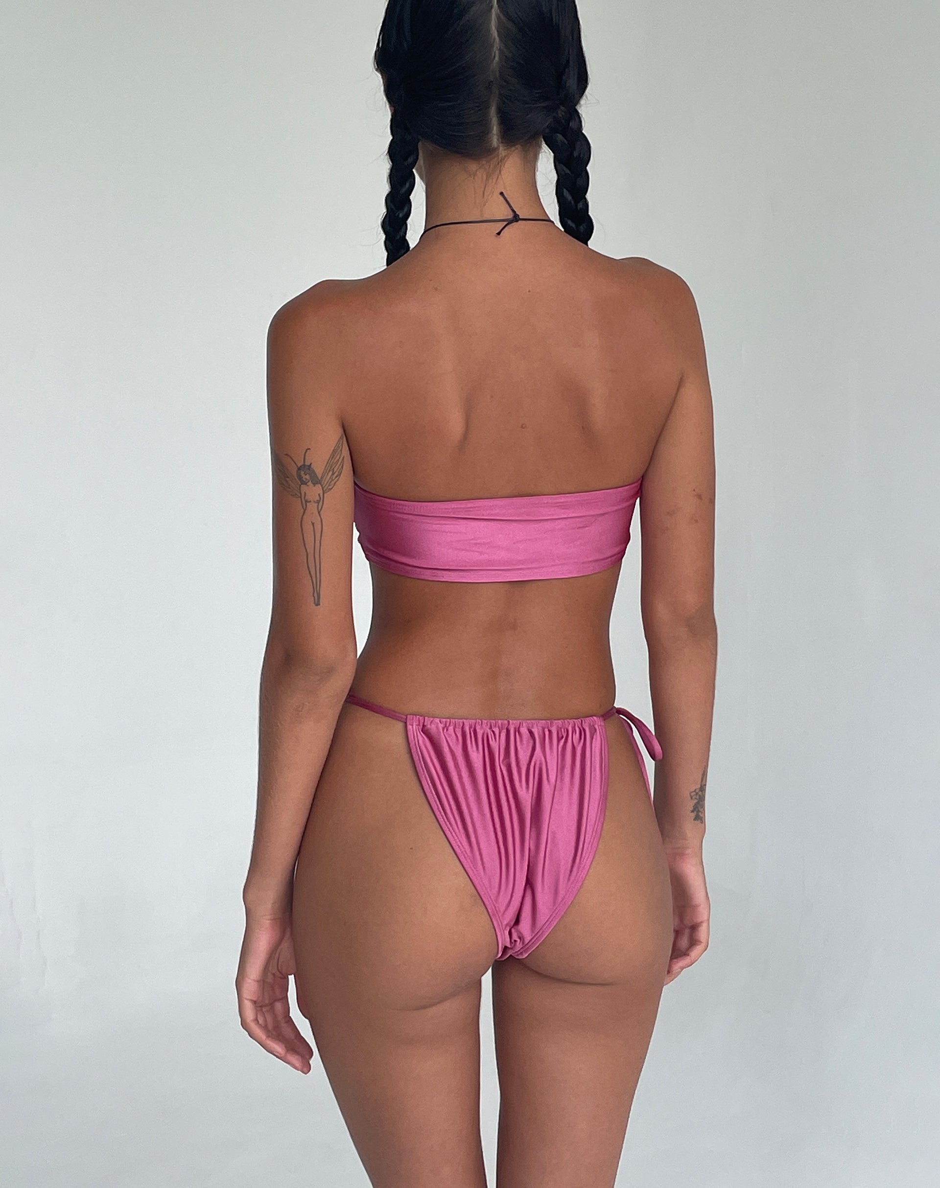 Imagen de la braguita de bikini Leyna en malva brillante