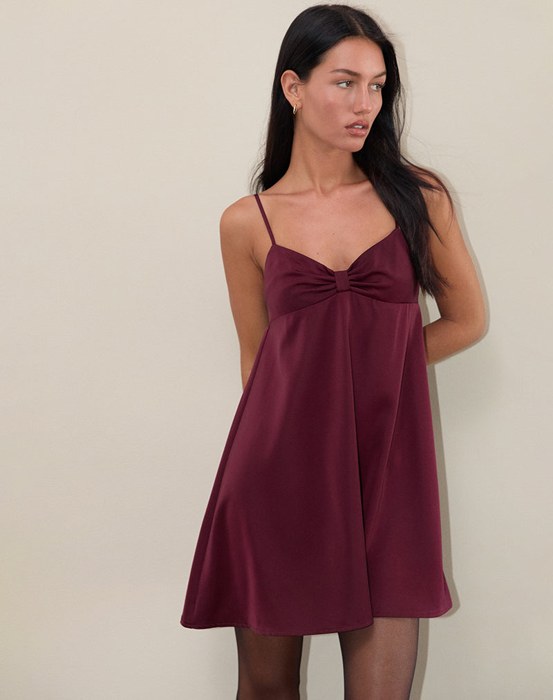 Imagen de Rafaila Mini Slip Dress in Satin Borgoña