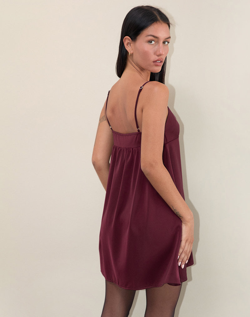 Imagen de Rafaila Mini Slip Dress in Satin Borgoña