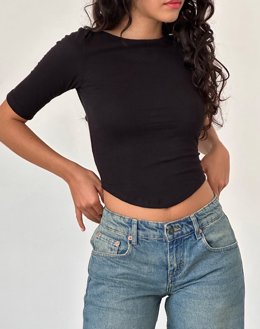 Top con dobladillo curvado Ralda de algodón y cáñamo negro
