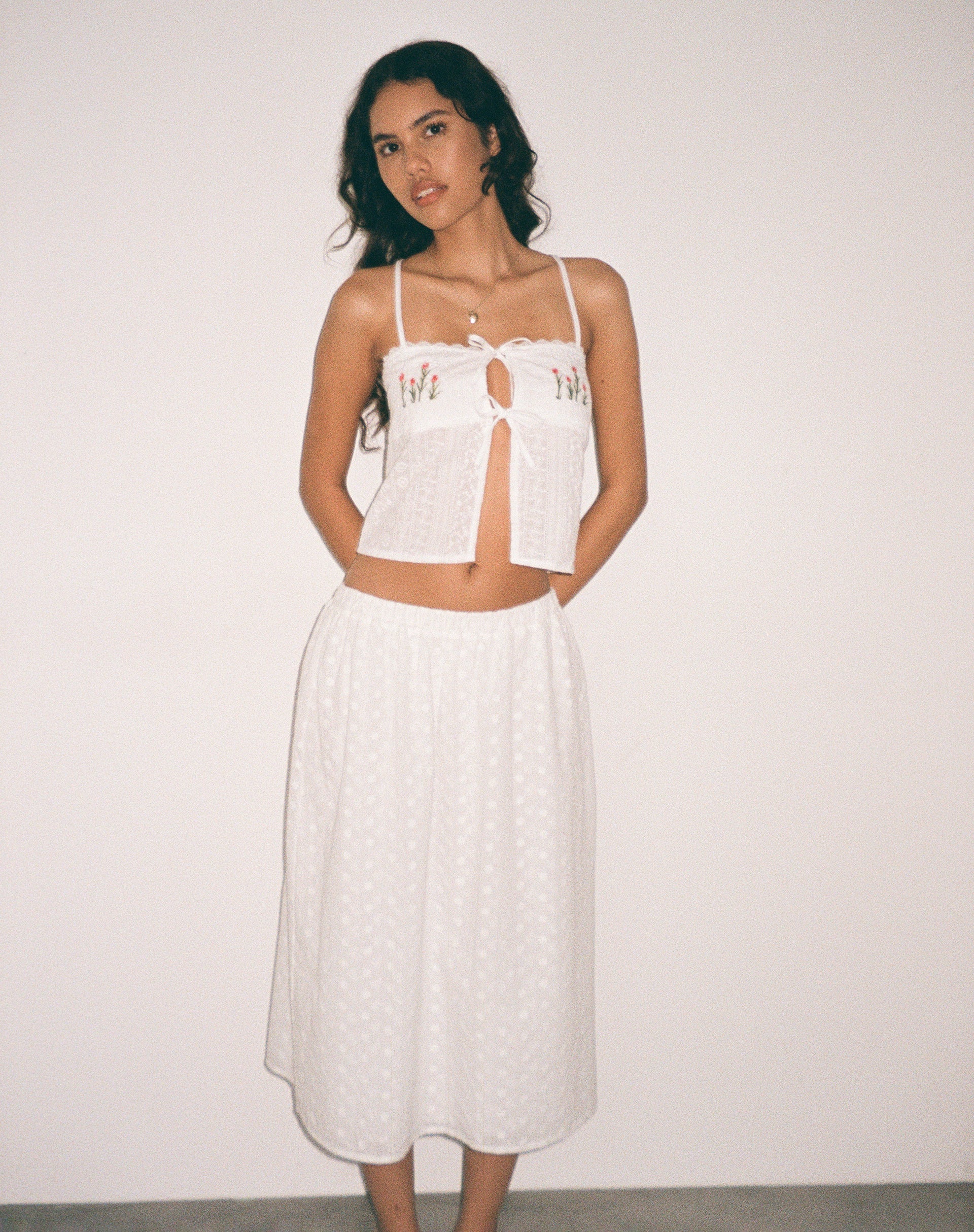 Imagen de Rusma Falda Midi en Broderie Blanco