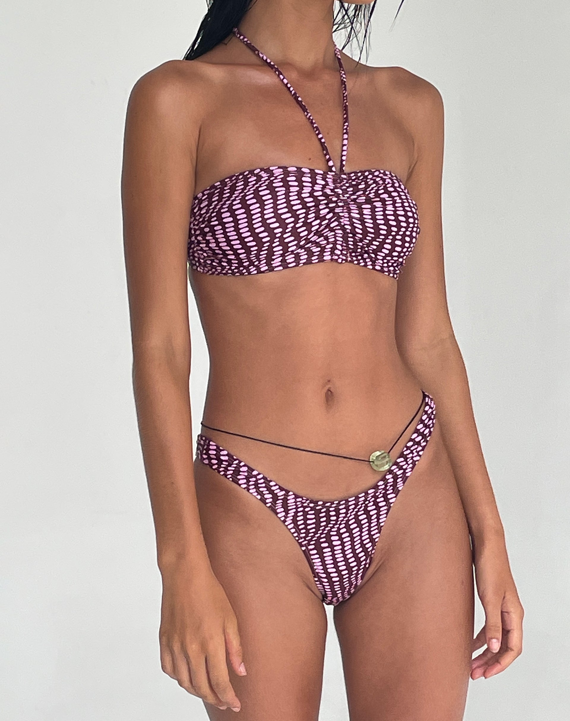 Imagen de Braguita de bikini Farida de lunares morados irregulares