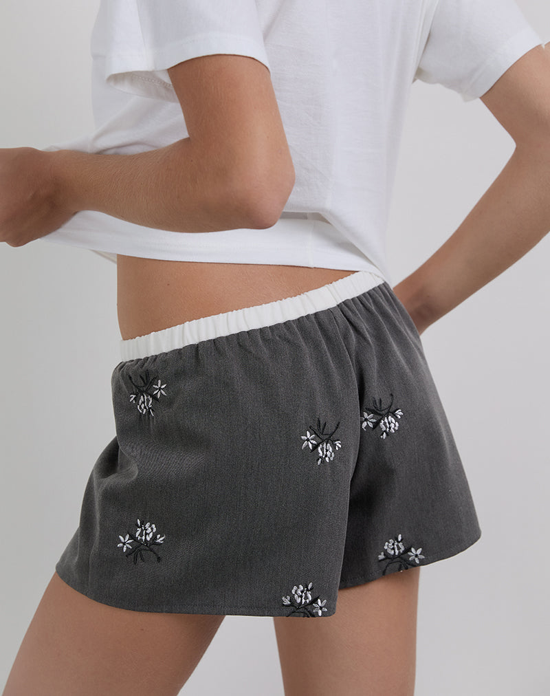 Imagen de Rata Shorts in Floral Embroidered Charcoal