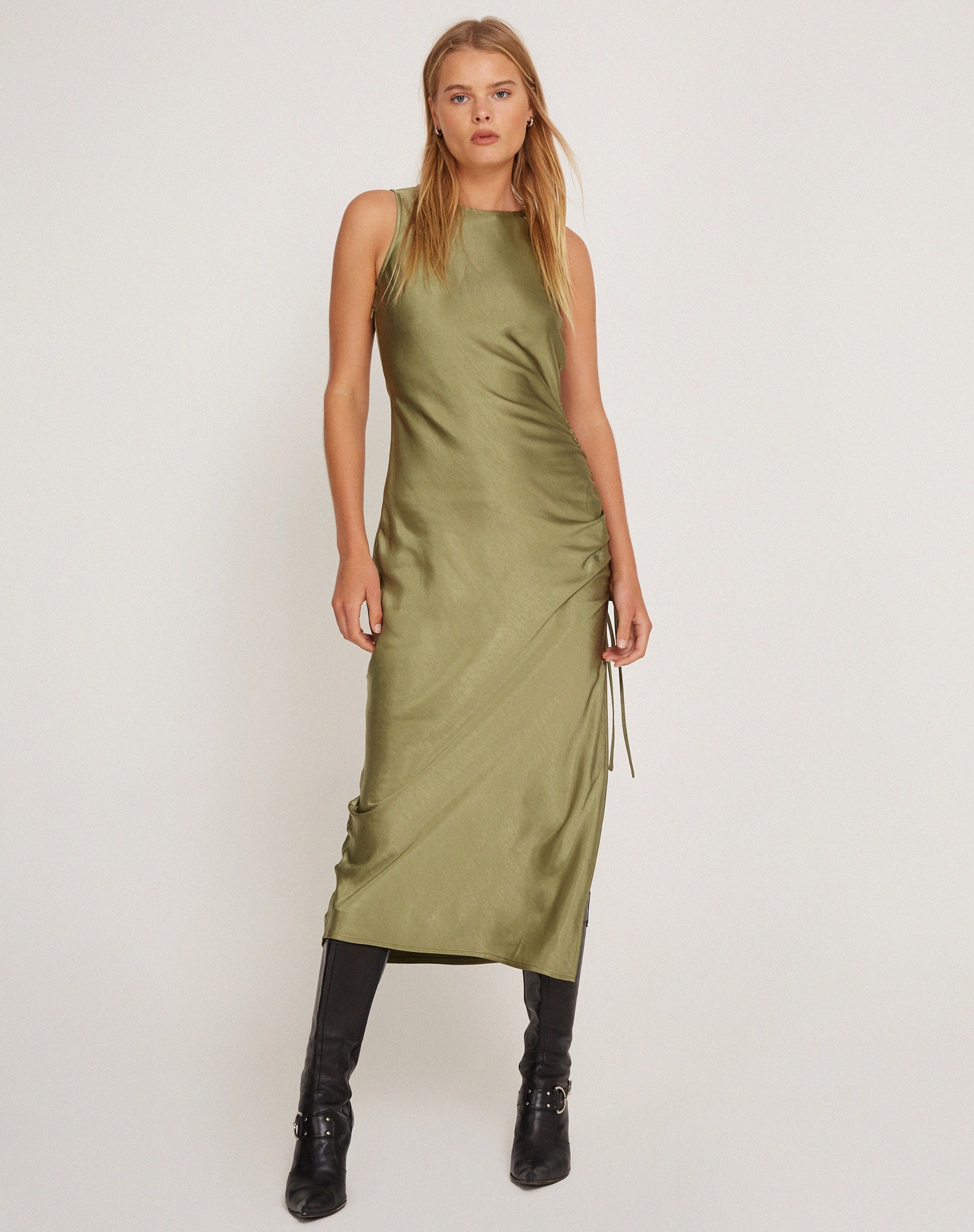 imagen de Raybu Ruched Midi Dress in Satin Olive