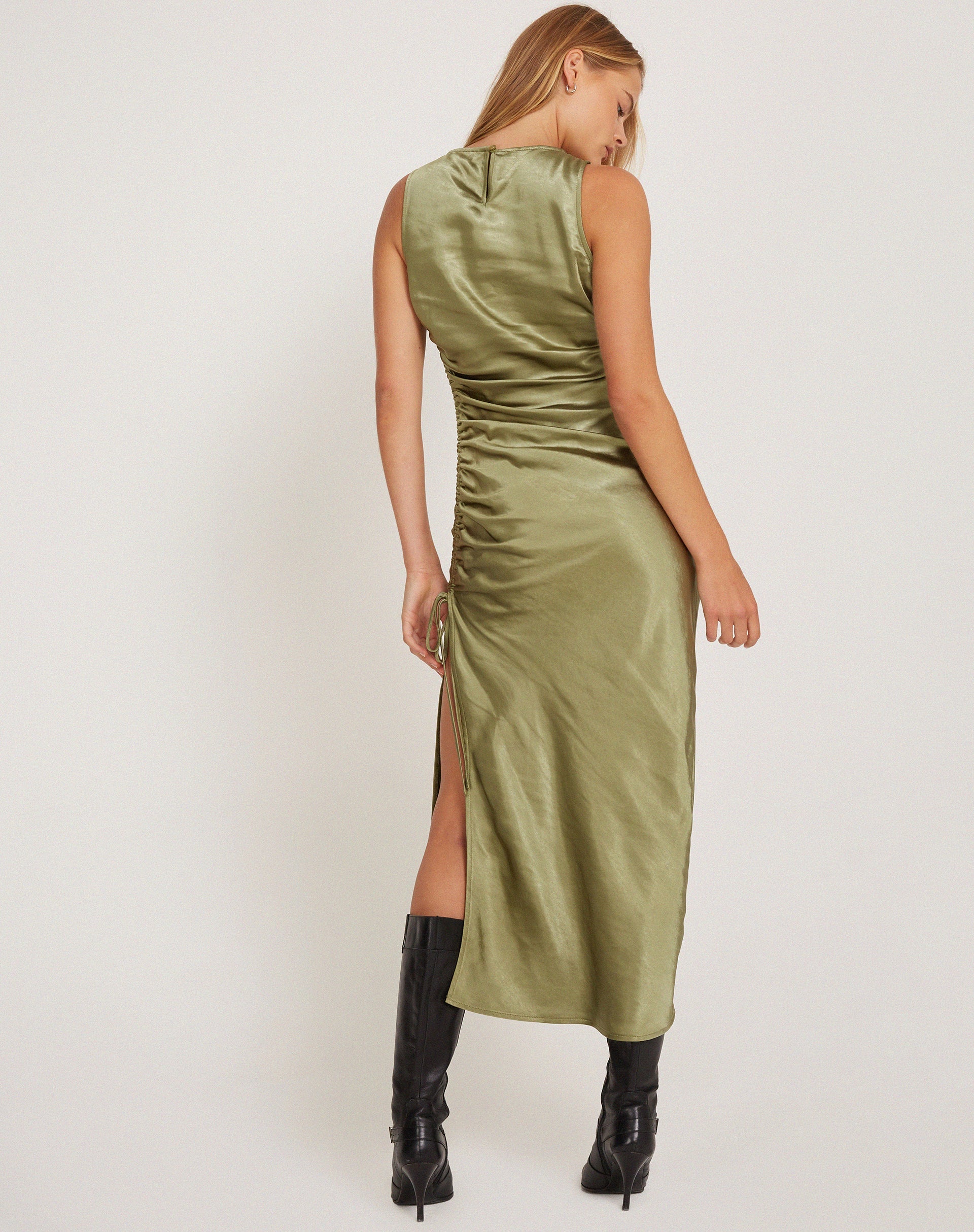 imagen de Raybu Ruched Midi Dress in Satin Olive
