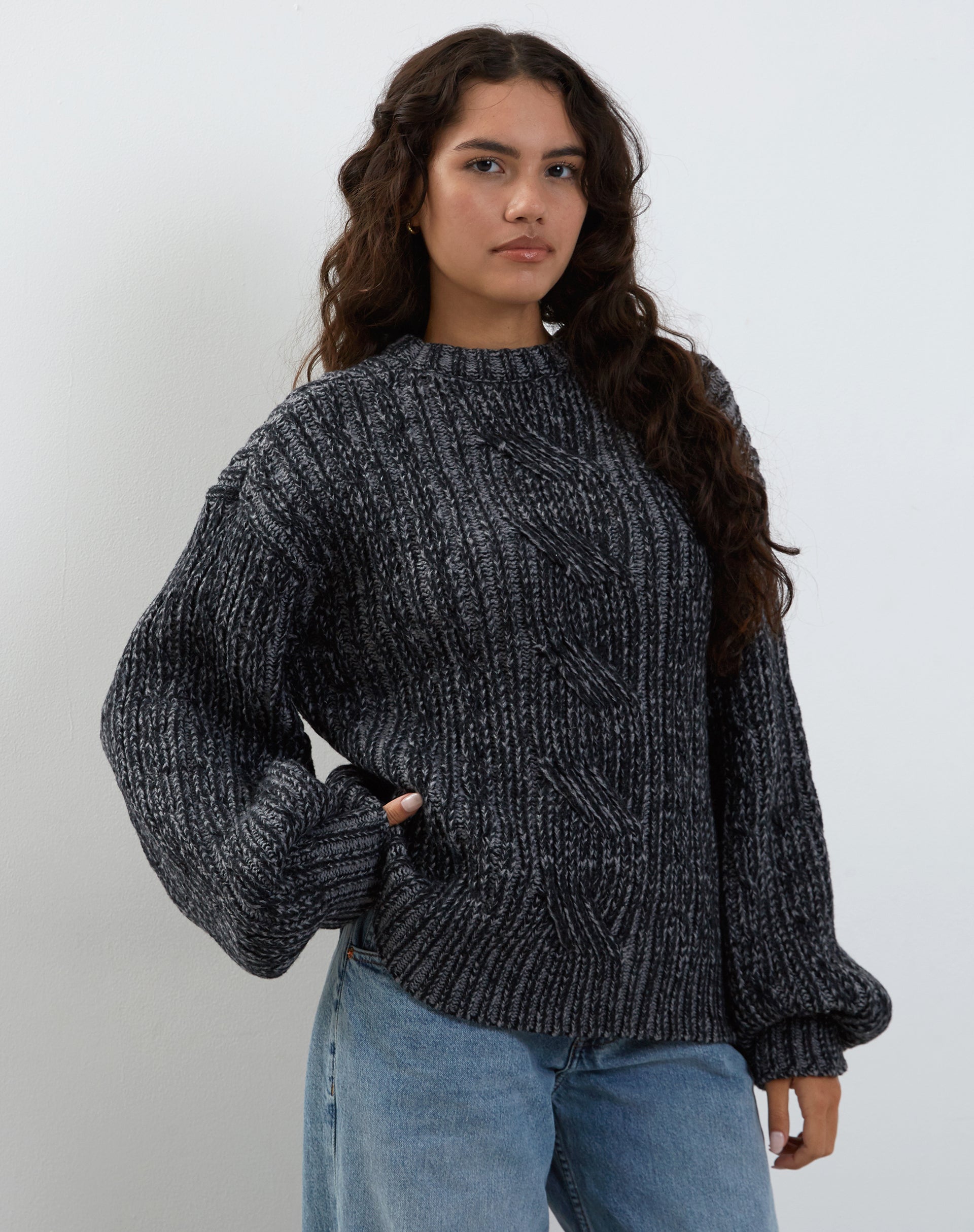 imagen de Amieta Knitted Jumper in Shadow Grey