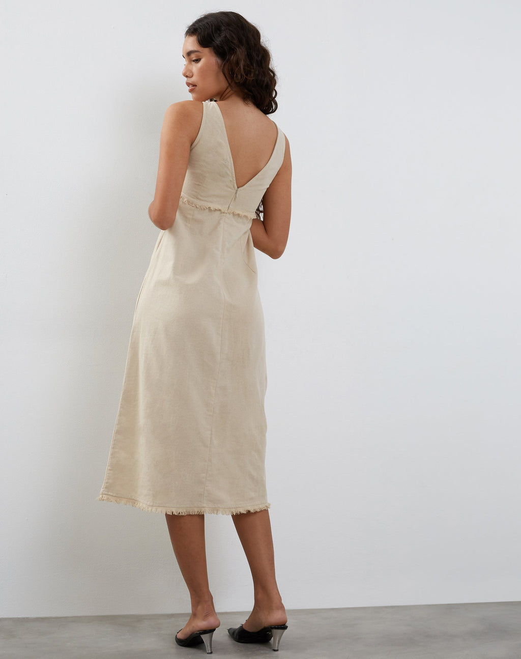 Vestido Antari Midi en Lino Crudo