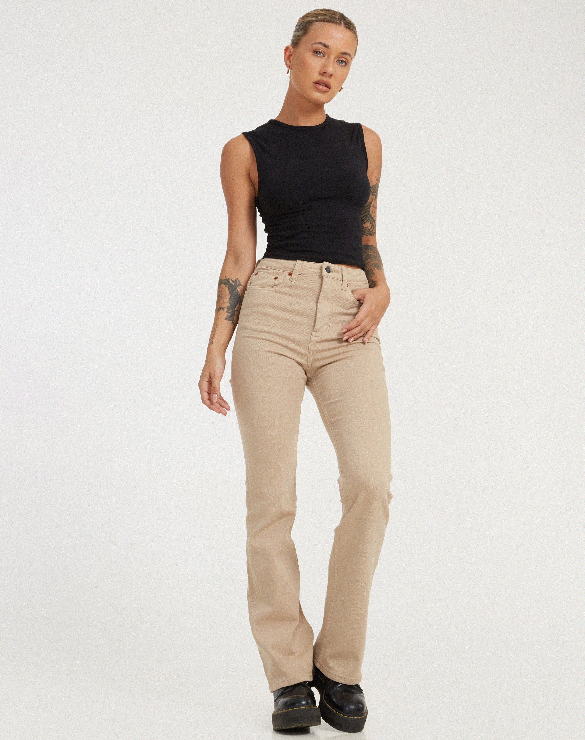 Imagen de Bootleg Jeans en Sandwash