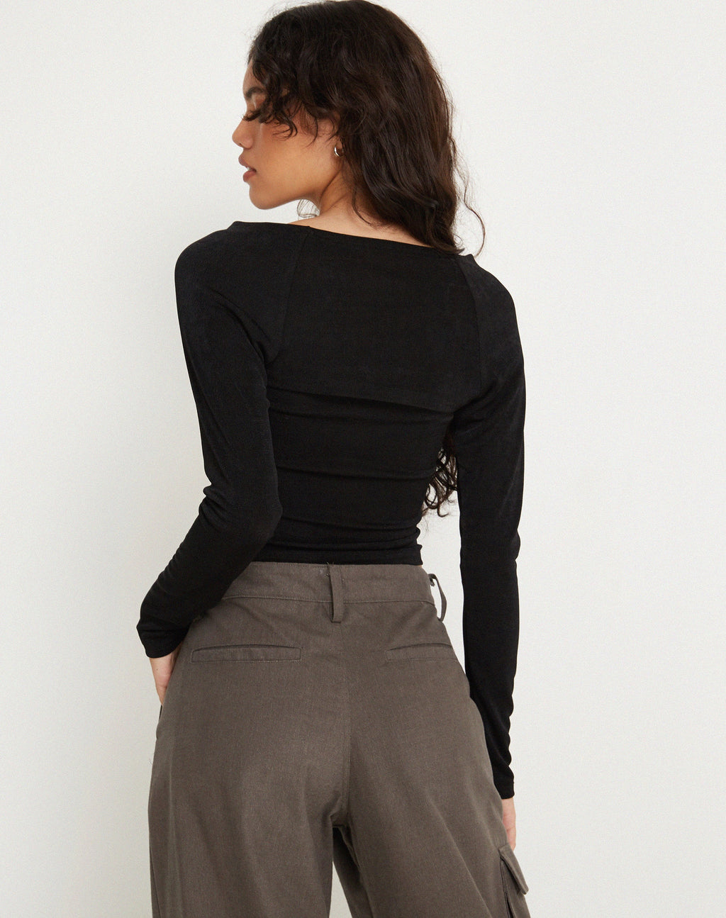 Top Ceriya de manga larga en negro