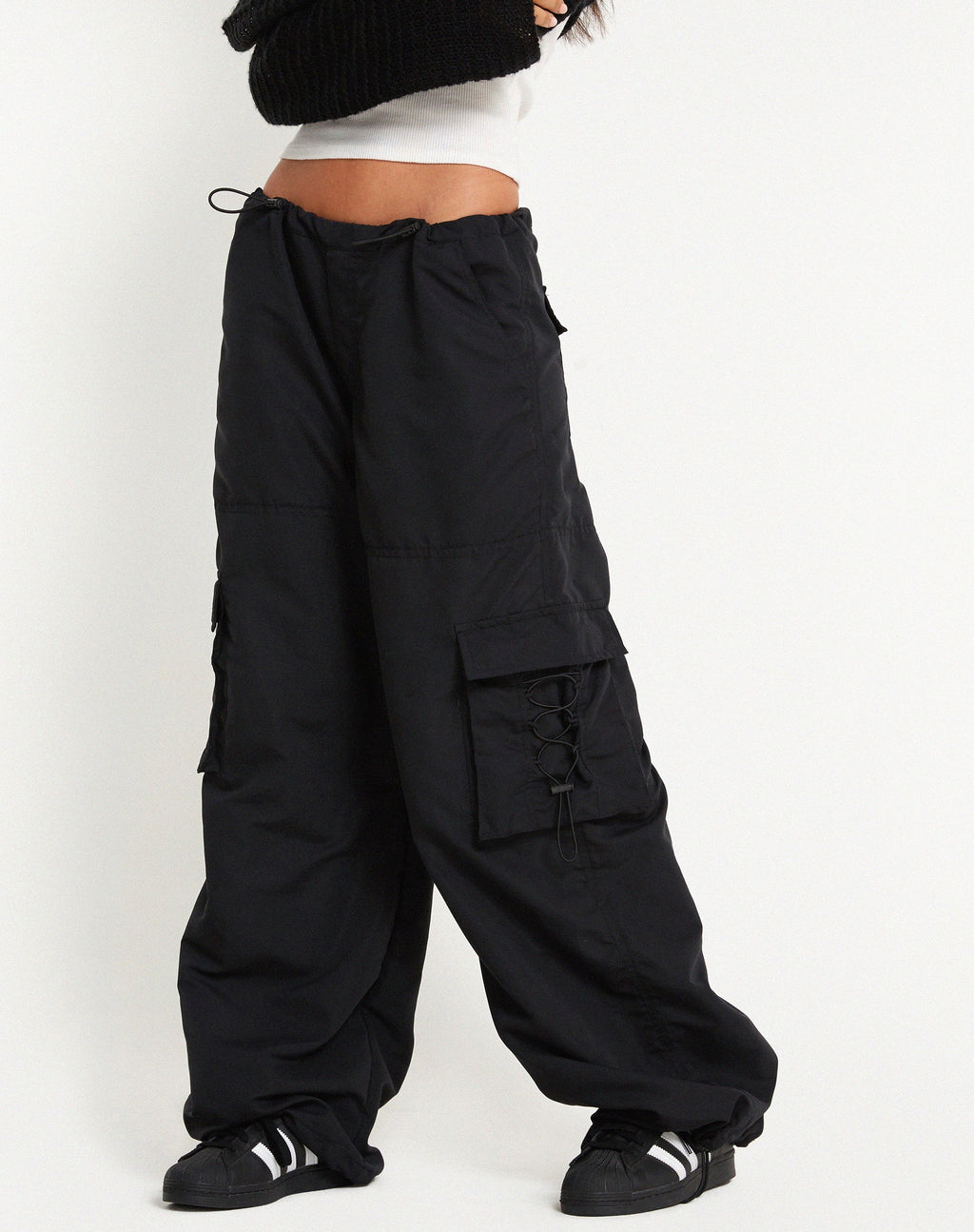 Pantalón cargo de pata ancha Fabio en negro