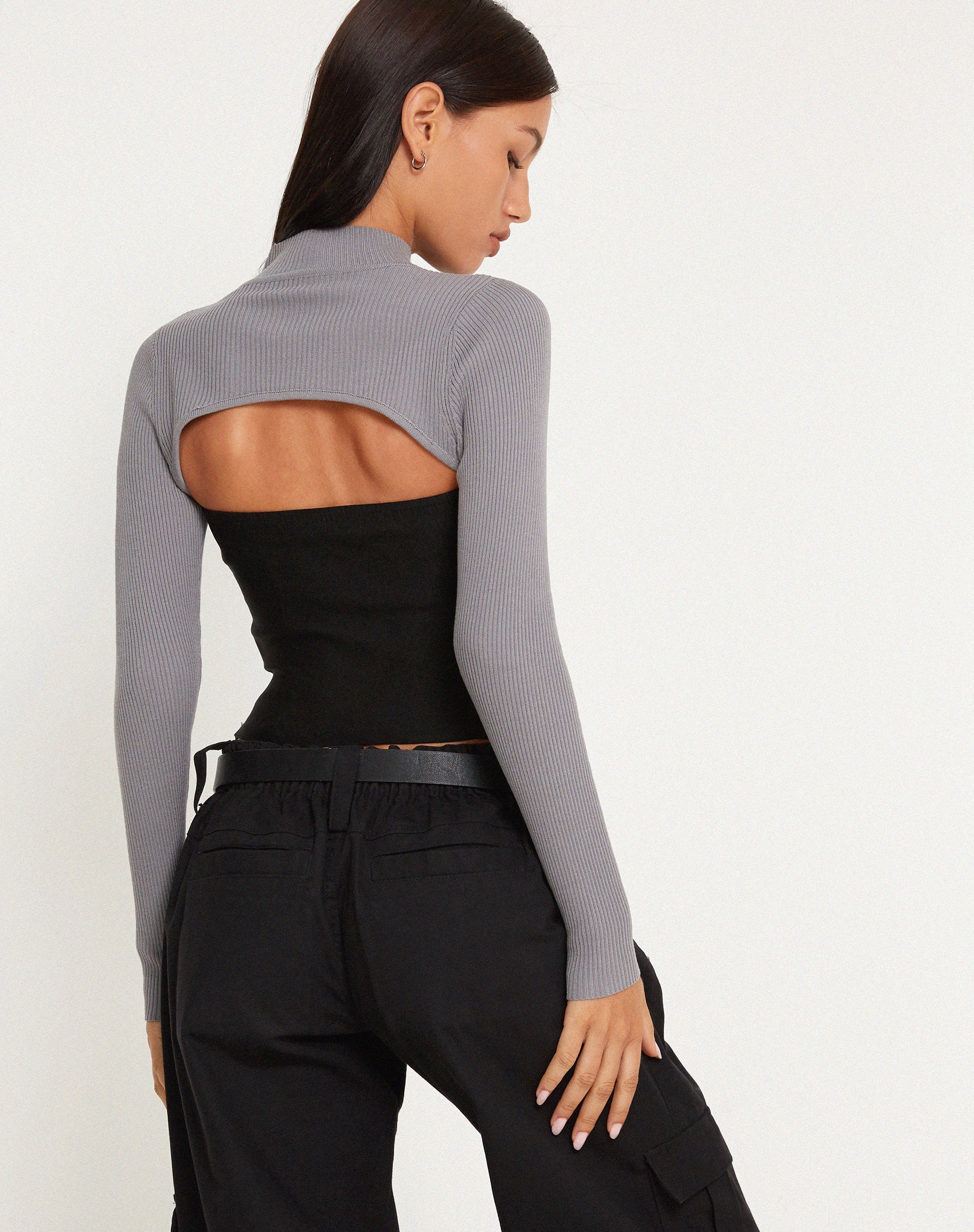 imagen de Renjana Long Sleeve Shrug Top en Flint Gray