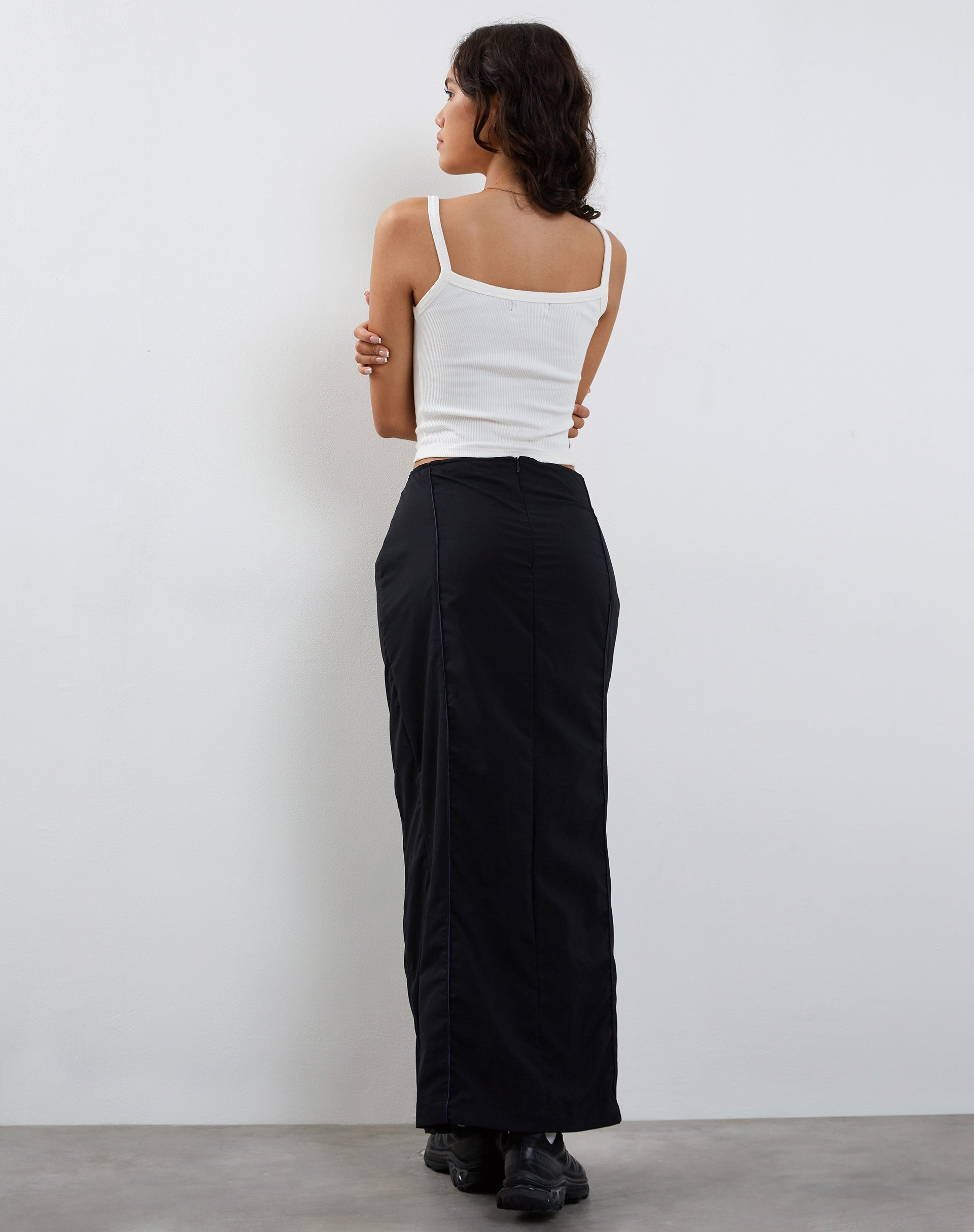Imagen de Skyla Maxi Skirt in Charcoal