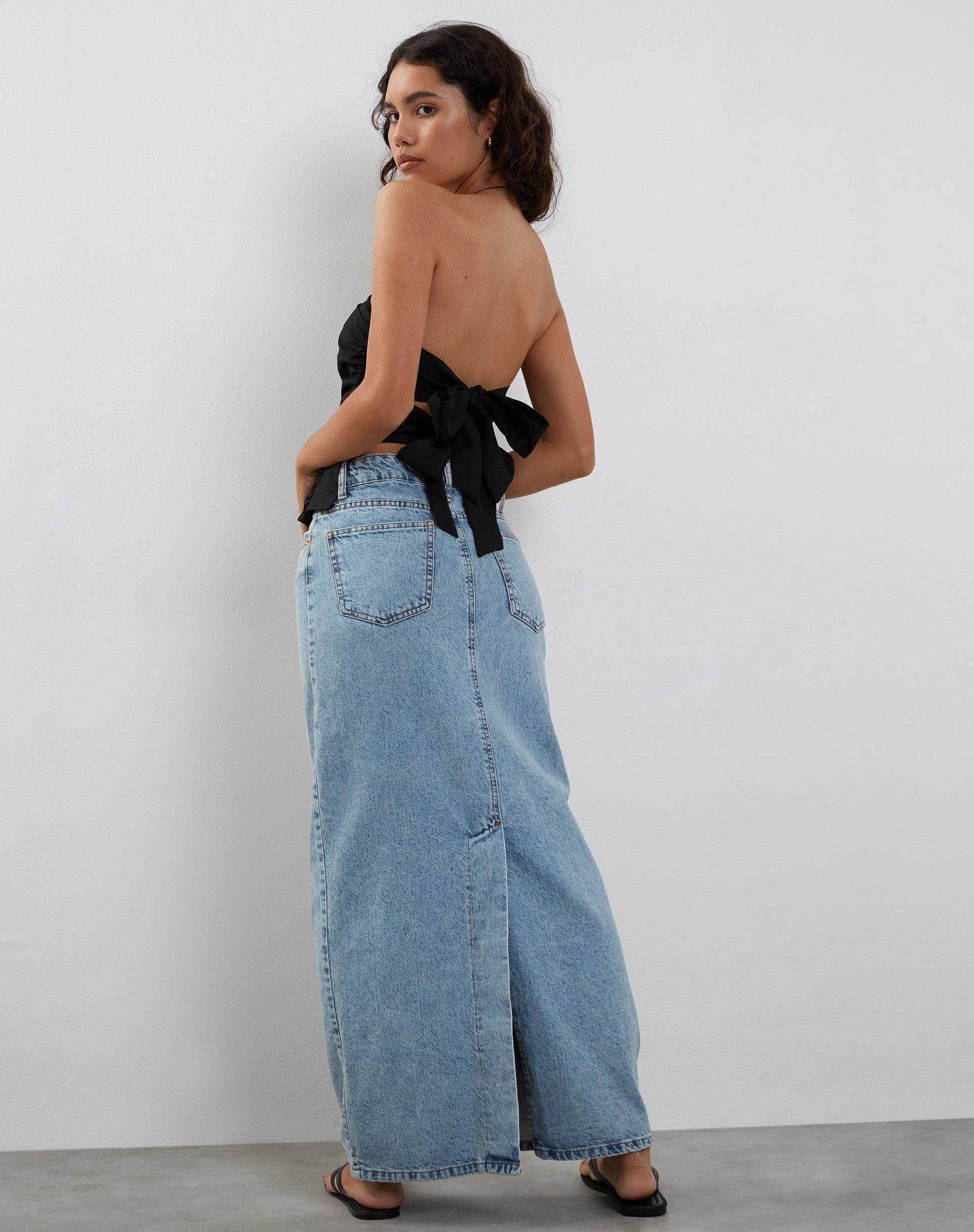 Imagen de Tahari Tie Back Longline Tube Top en Negro