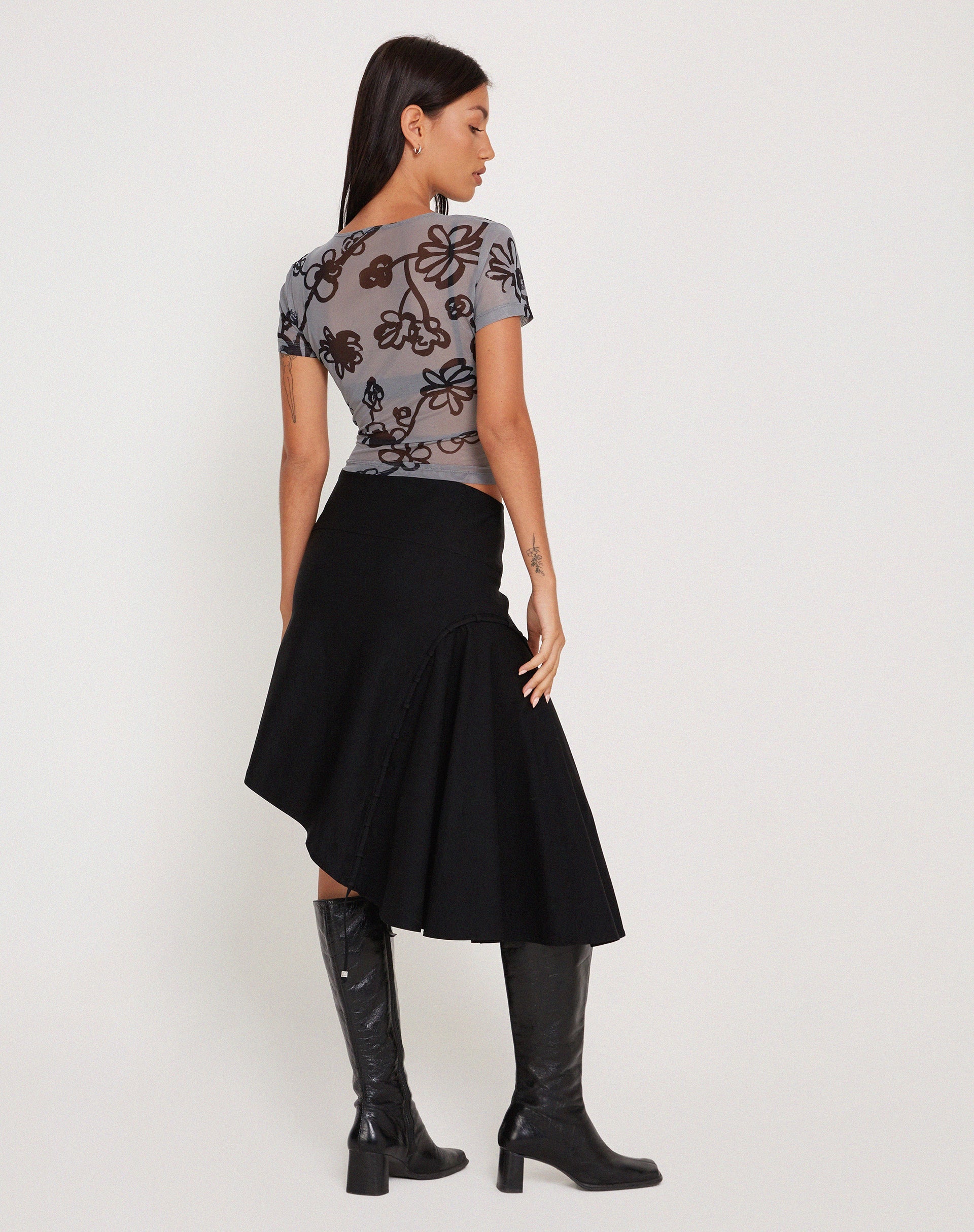 Imagen de Tamara Top en Malla Flor de Garabato Gris