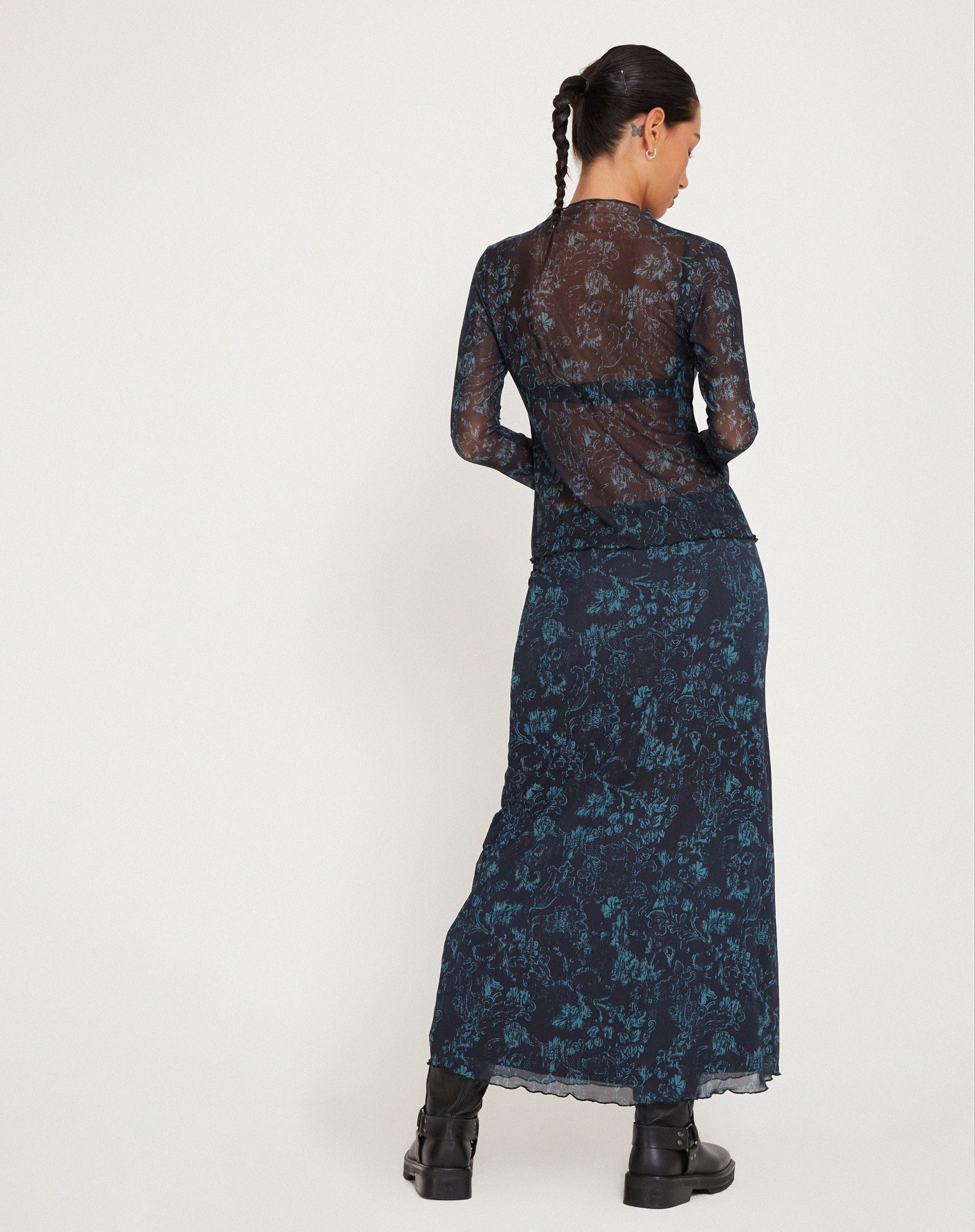 Imagen de Rindu Falda Midi en Batik Botánico Negro Verde