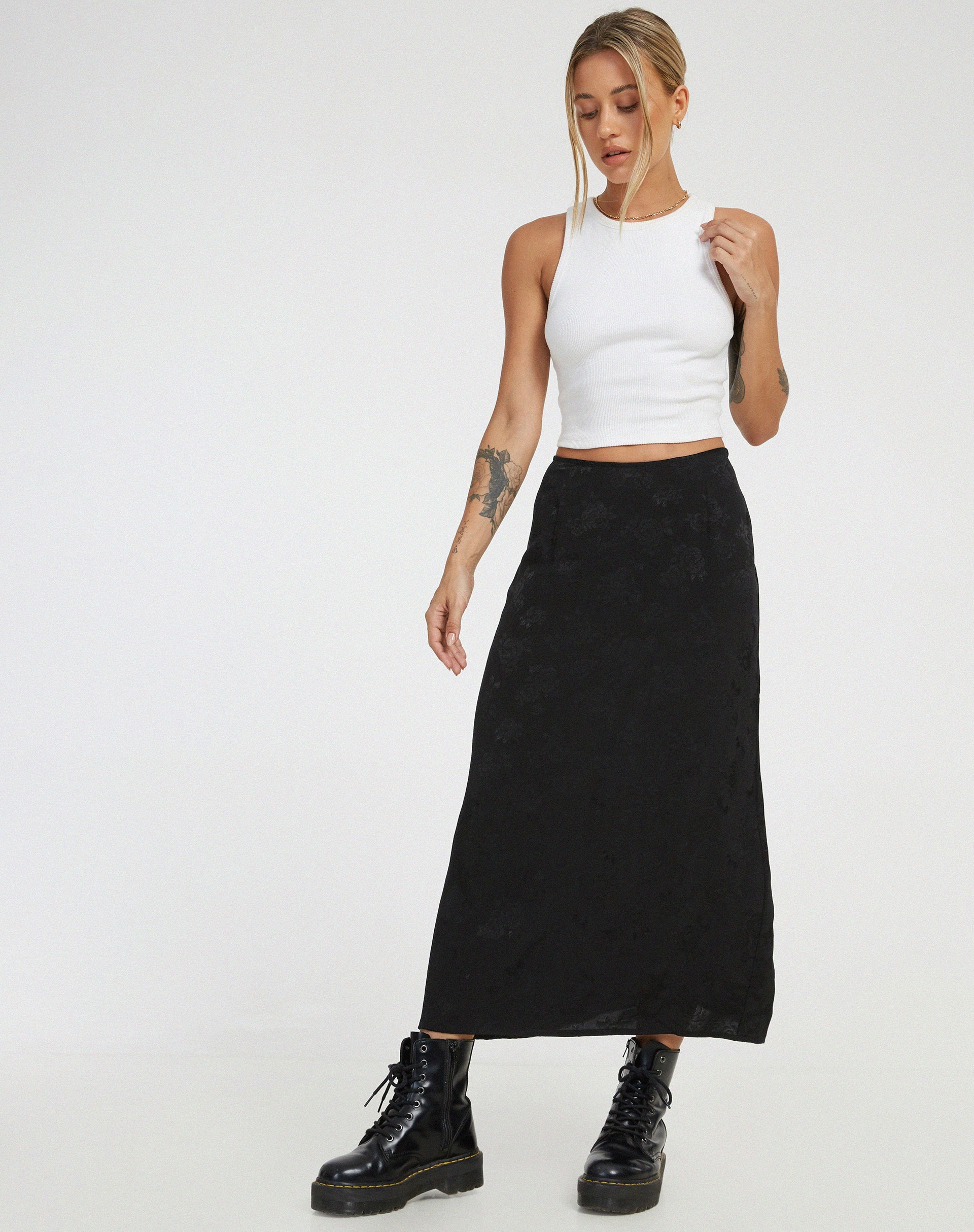 imagen de Rindu Falda Midi en Satin Rose Negro