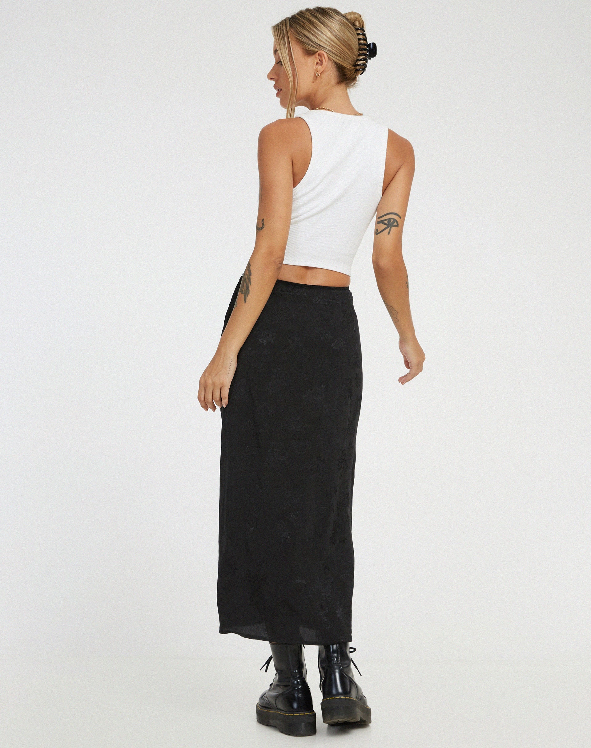 imagen de Rindu Falda Midi en Satin Rose Negro