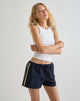 Imagen de Riu Runner Short en azul marino con raya amarilla