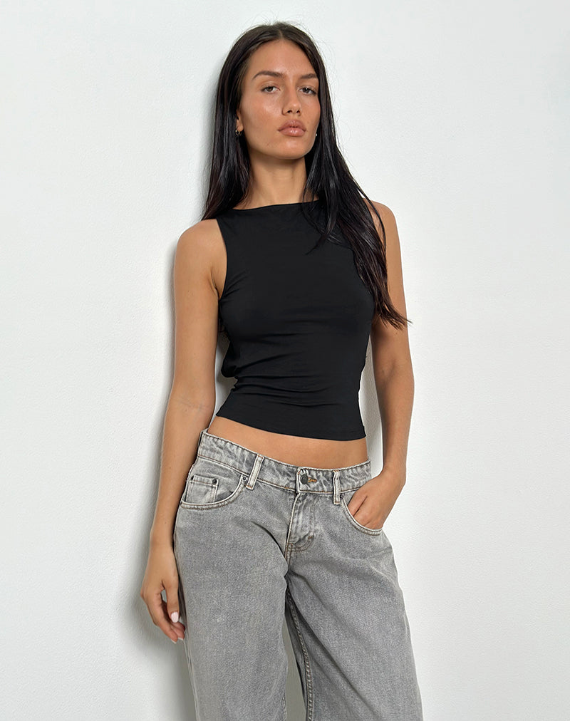 Image of Rocio Camiseta de tirantes sin espalda y cuello alto en negro