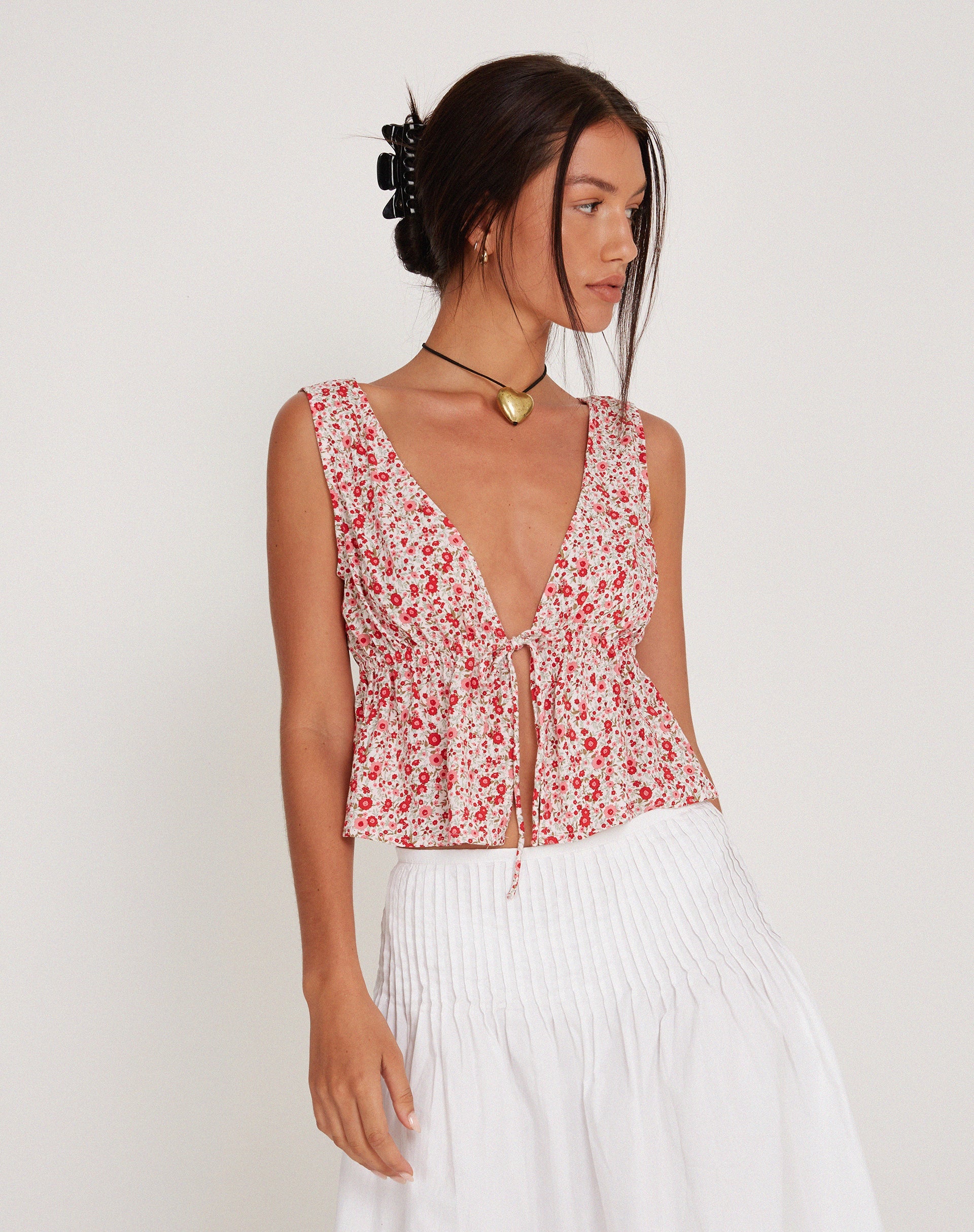 Imagen de Rolia Tie Front Top in Ditsy Floral Blush Red