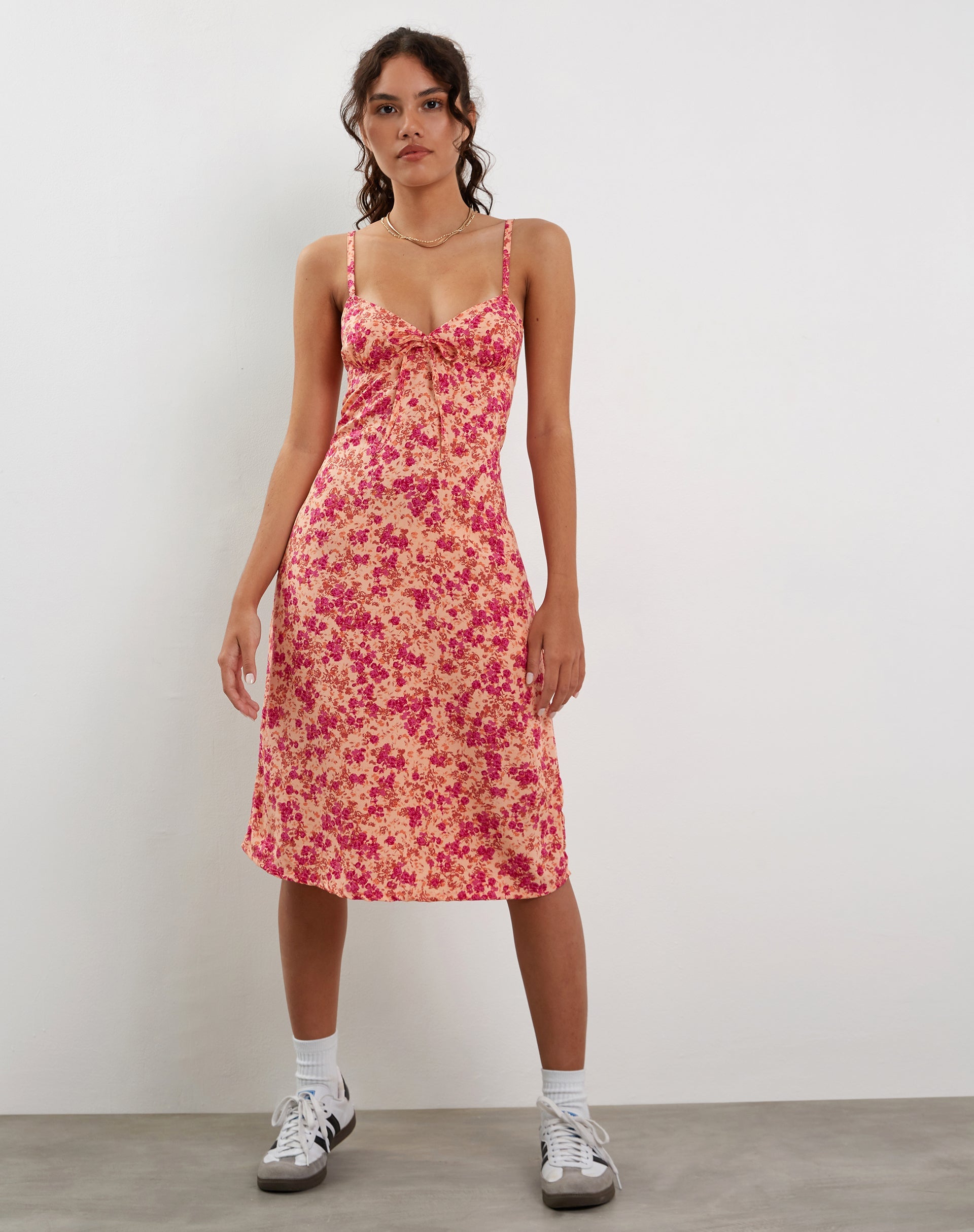 Imagen de Ronsha Midi Dress in Dark Wild Flower Cantaloupe