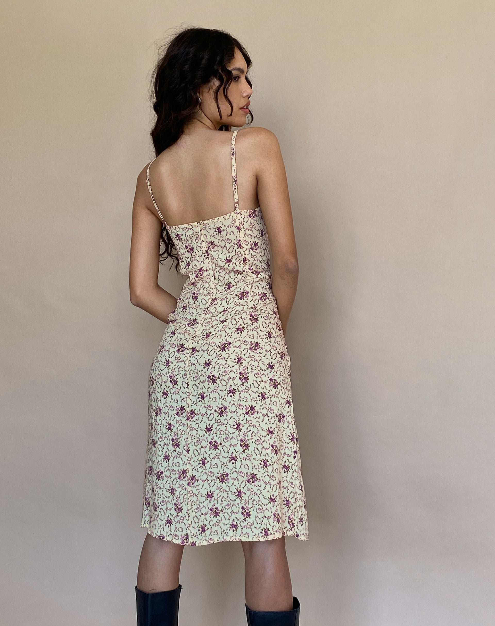 Imagen de Ronsha Vestido Midi en Cadena Floral Crema