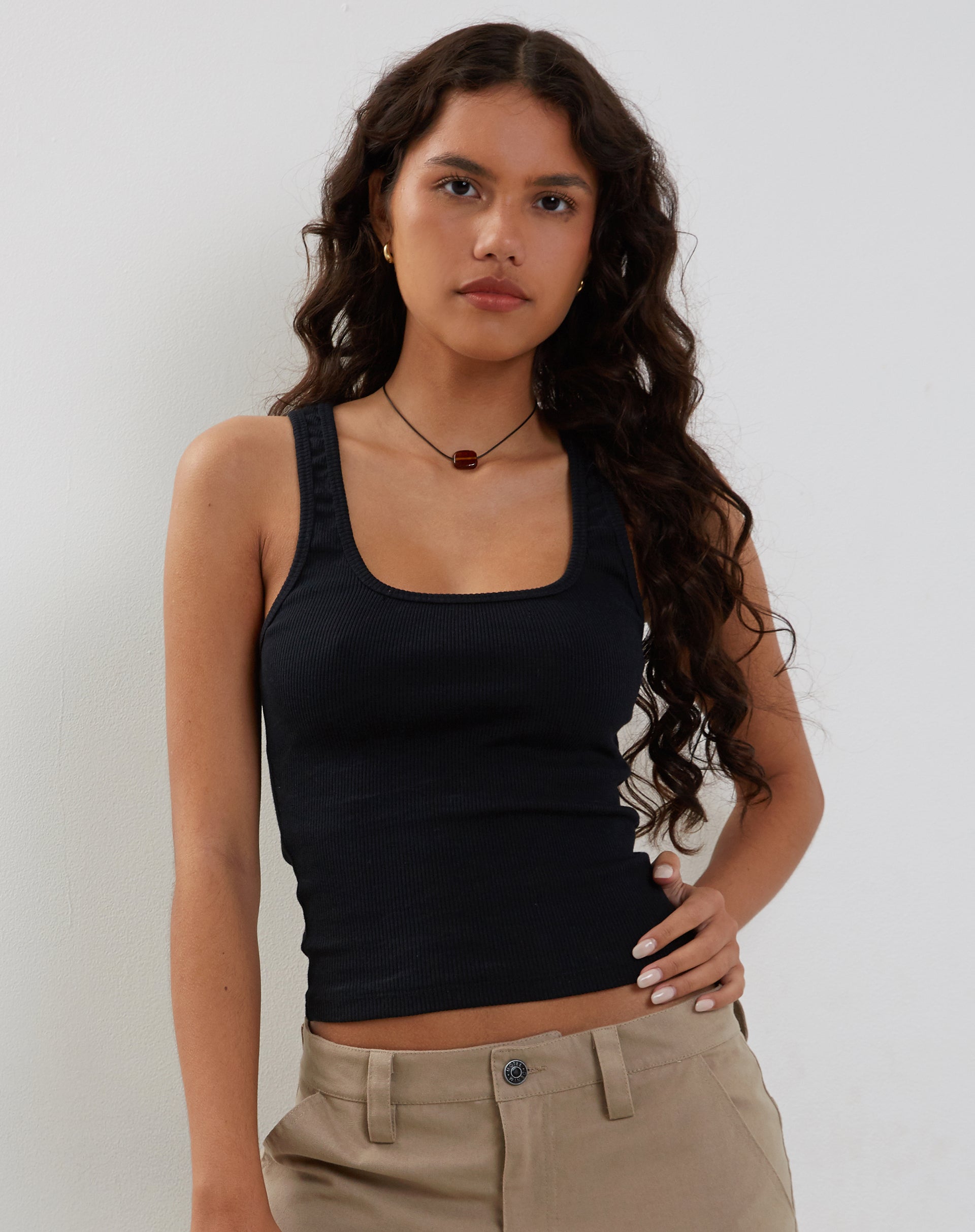 Imagen de Roxe Ribbed Vest Top en Negro