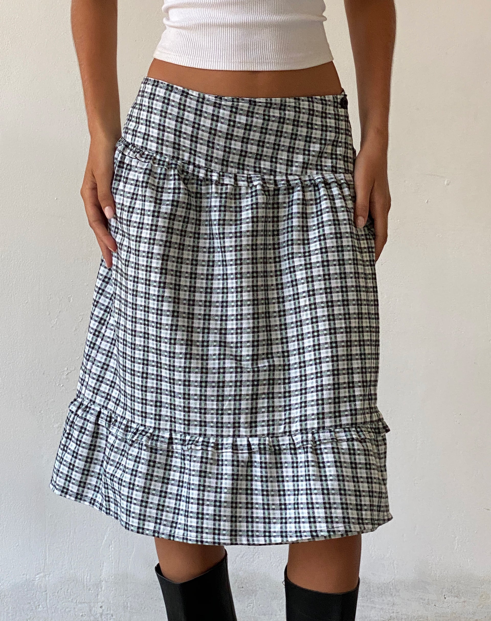 Imagen de Kasya Frill Hem Midi Wrap Skirt in Brandy Check