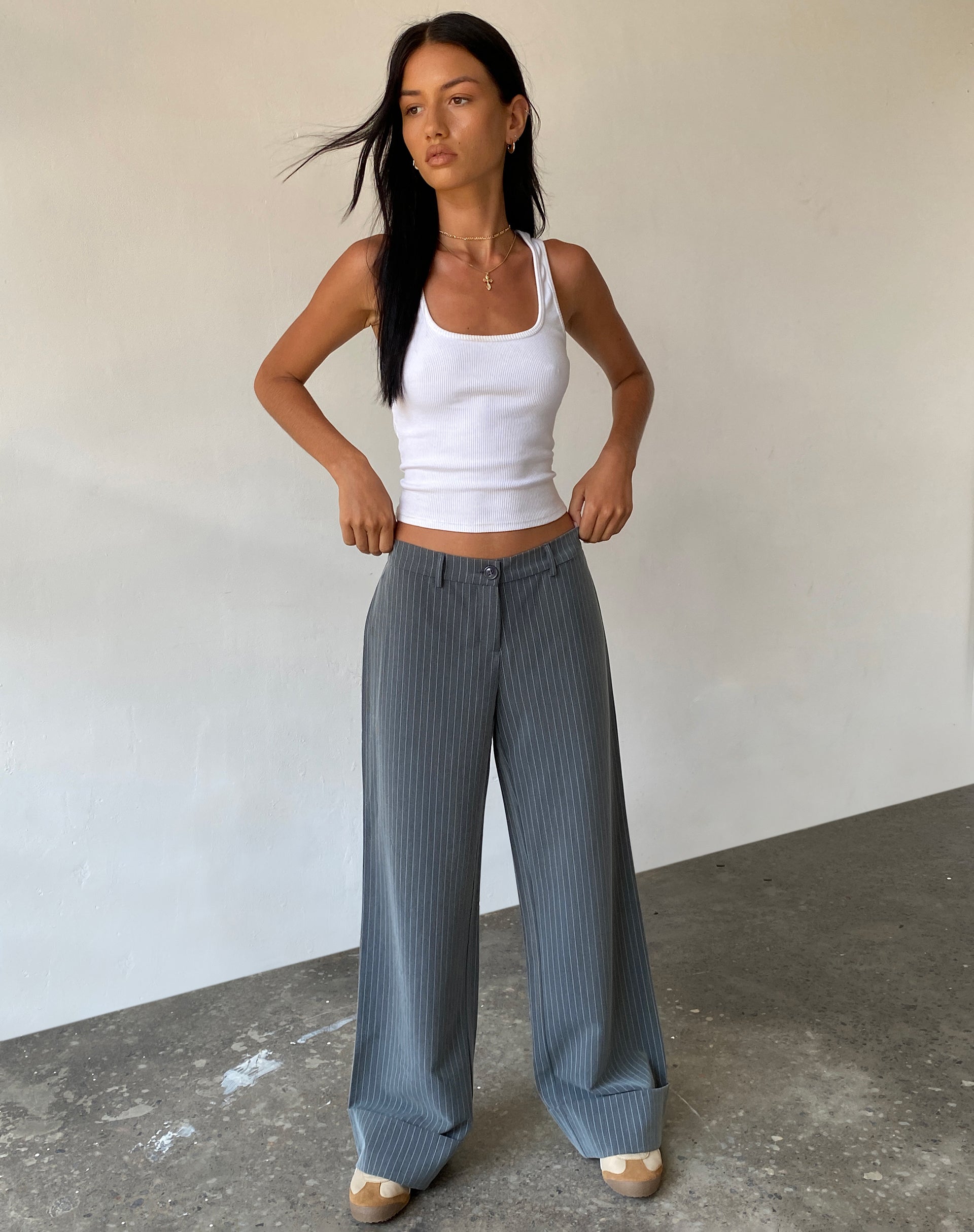 Imagen de Abba Low Rise Trouser in Pinstripe Grey