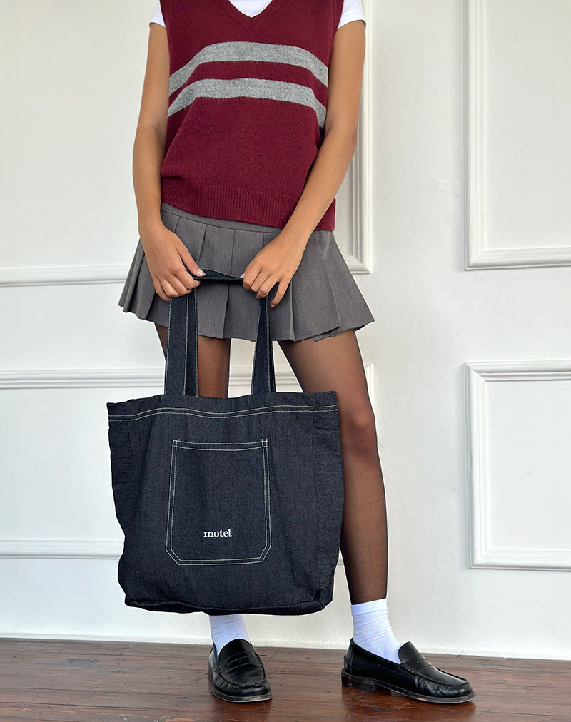 Ruka Tote Bag en denim índigo con bordado blanco Motel