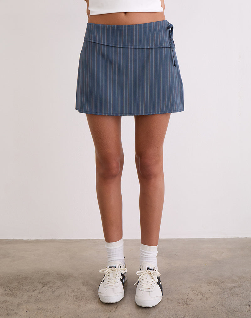 Imagen de Ryker Skort en raya diplomática azul marino de sastrería elástica