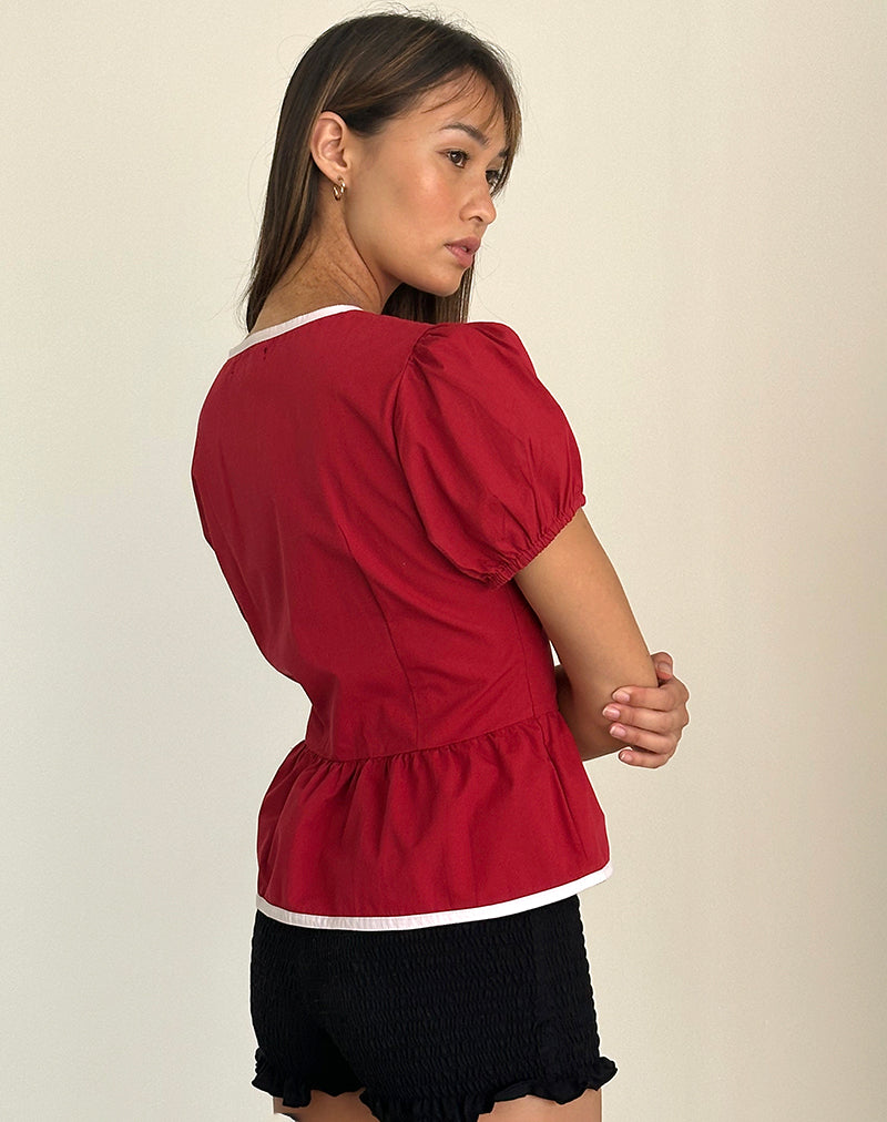 imagen de Ryota Tie Front Blouse en rojo adrenalina con ribete rosa
