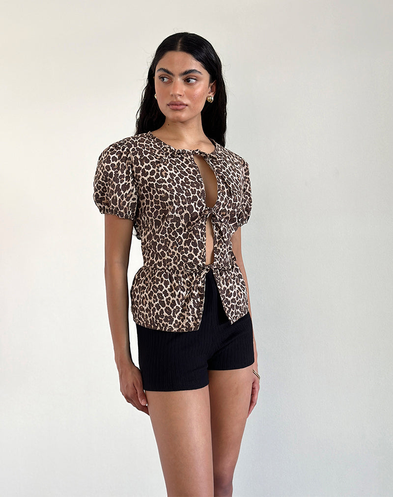 Blusa Ryota Tie Front en Leopardo Sandstorm