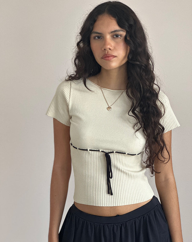 Imagen de Sabine Top beige con ribetes negros