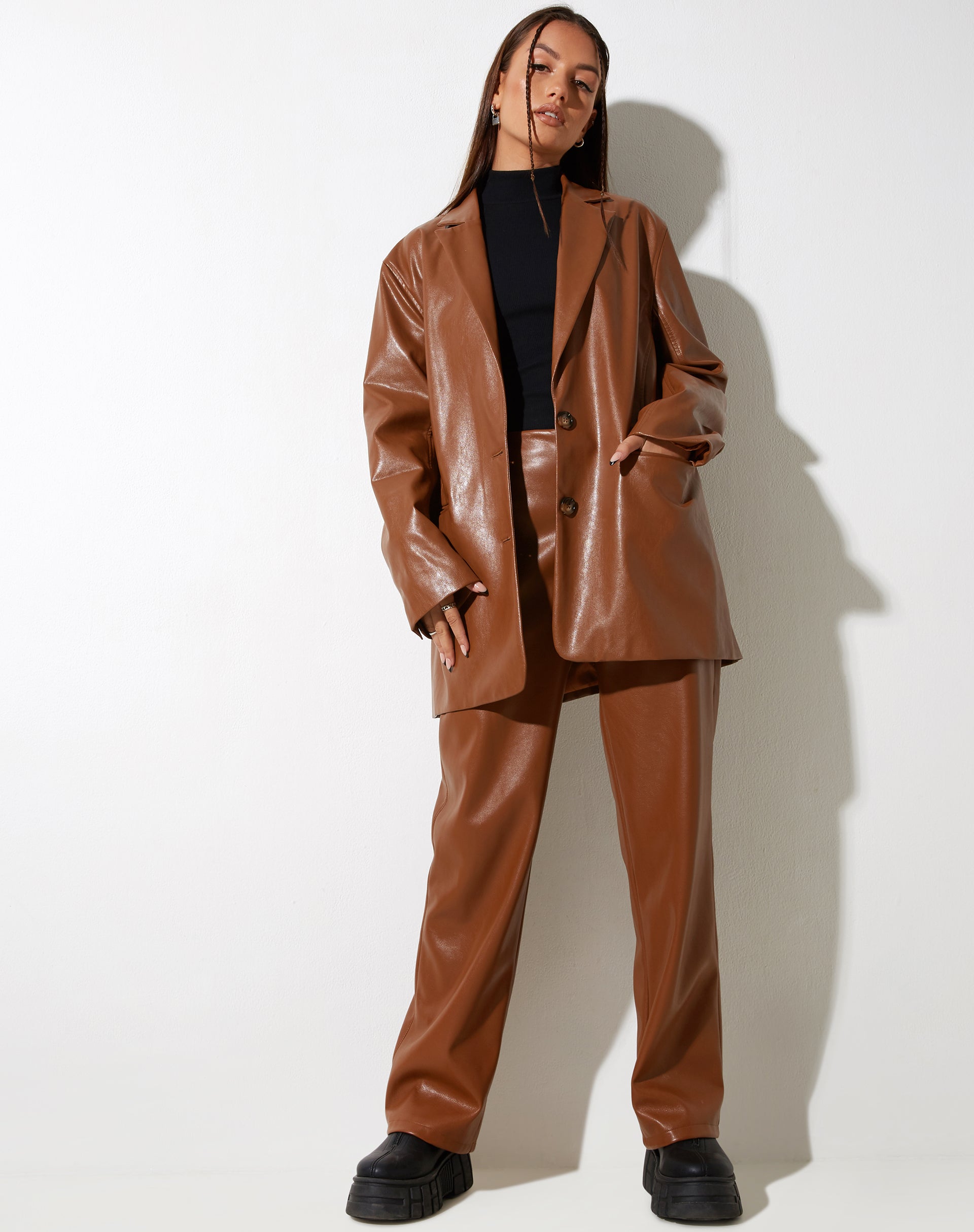 Imagen de MOTEL X IRIS Pantalón Patria en PU Chocolate