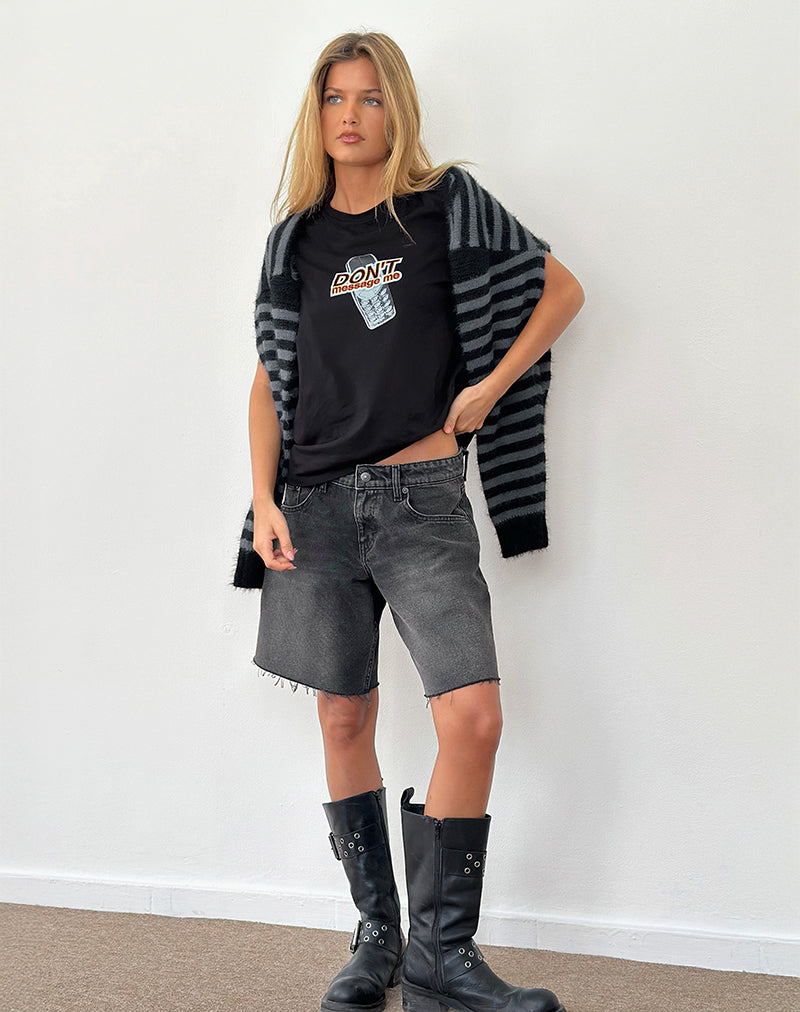 Imagen de Saki Tee in Black with Don't Message Me Graphic