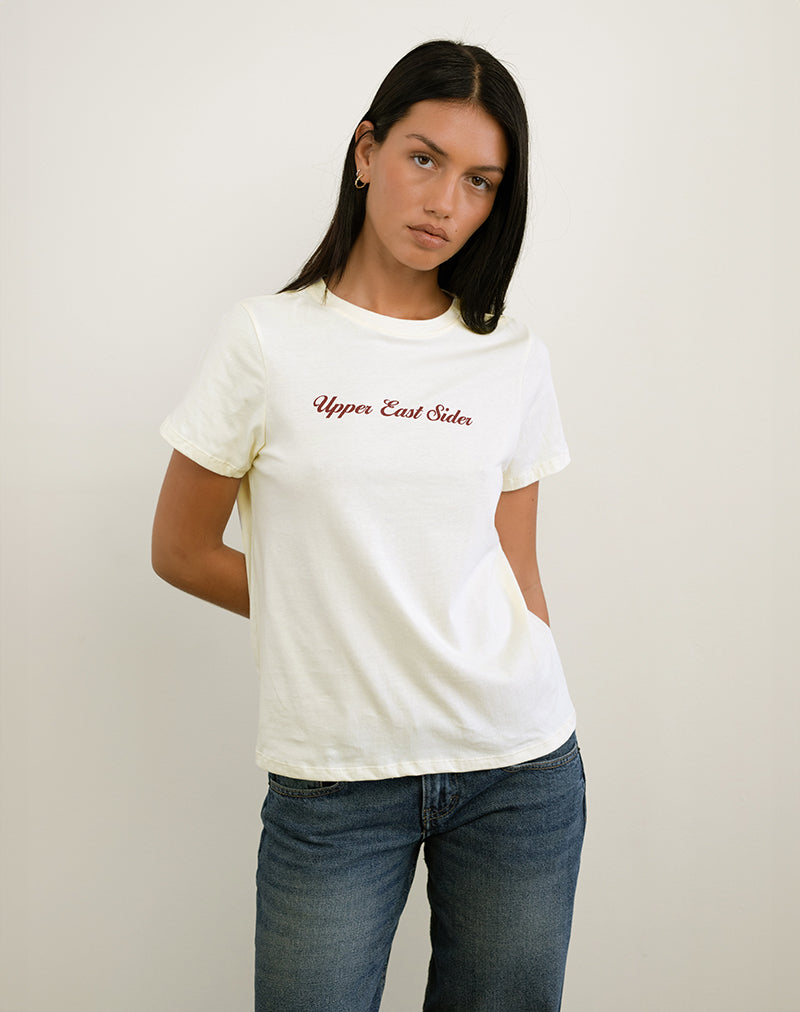 Camiseta Saki en marfil con estampado Upper East Sider