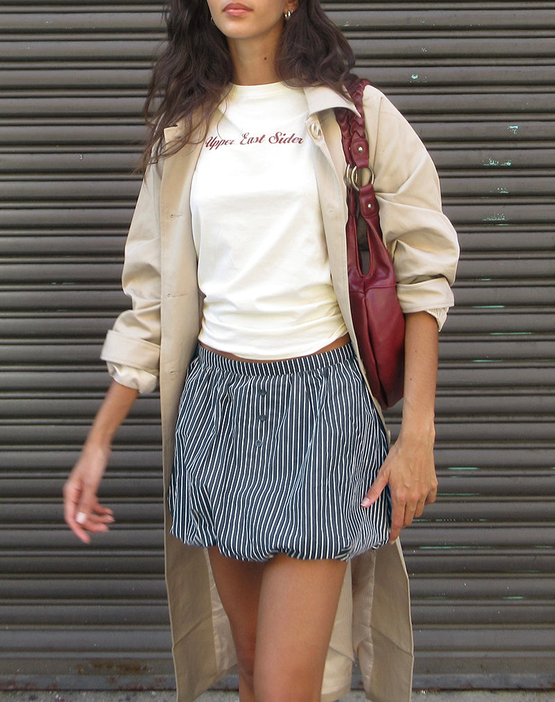 Camiseta Saki en marfil con estampado Upper East Sider