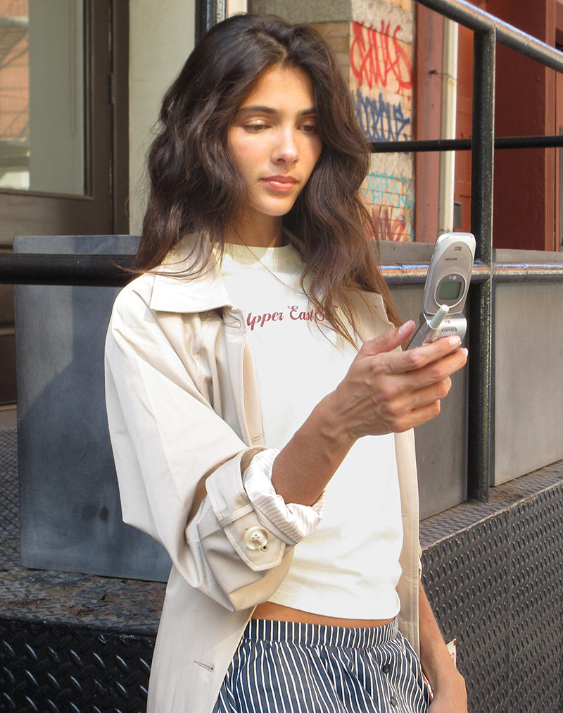 Imagen de Saki Tee in Ivory with Upper East Sider Print