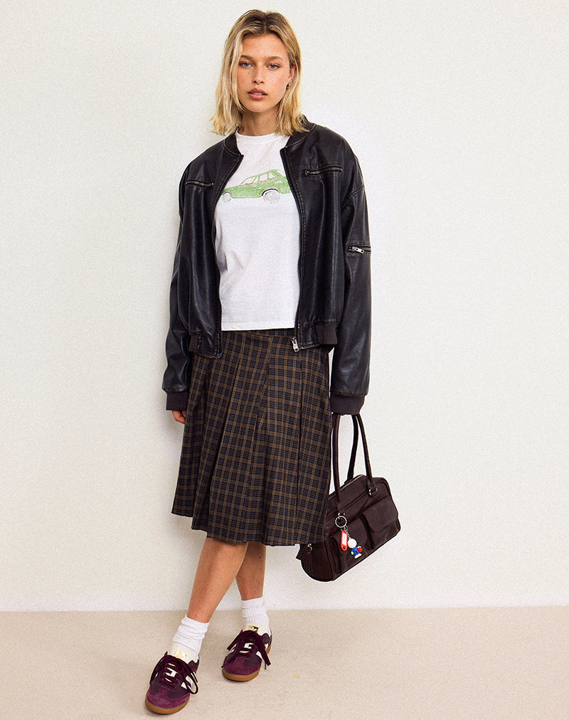 Camiseta Saki en blanco con coche verde