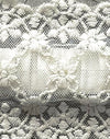 Blanco con encaje festoneado