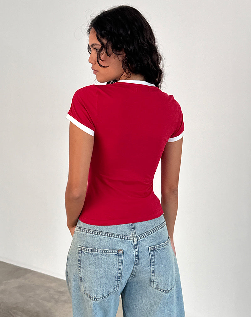 Imagen de Salda Tee en rojo tango con ribetes en blanco roto