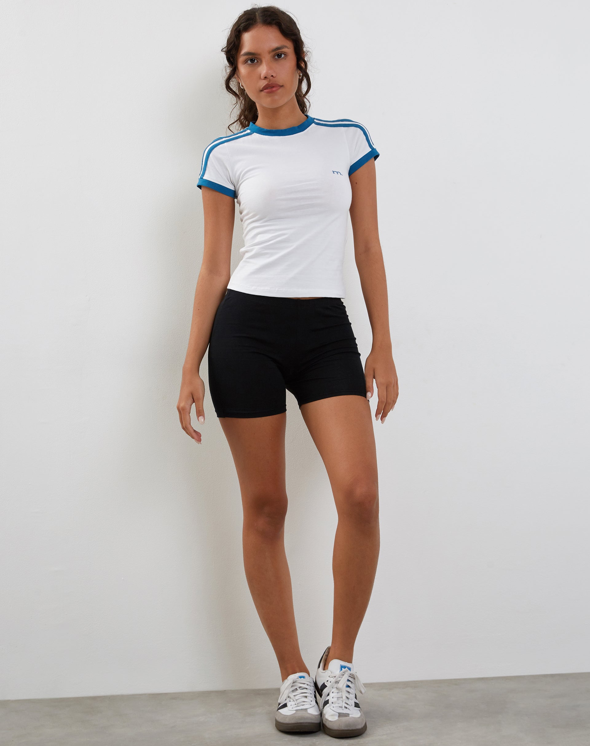 Imagen de Salda Fitted Tee with Contrast Binding in White